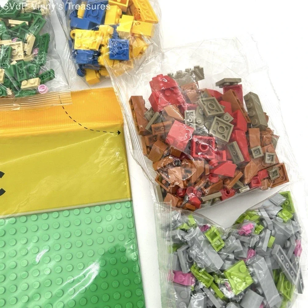 LEGO Classic Bricks Lot and 10700 Green Baseplate Building Toy